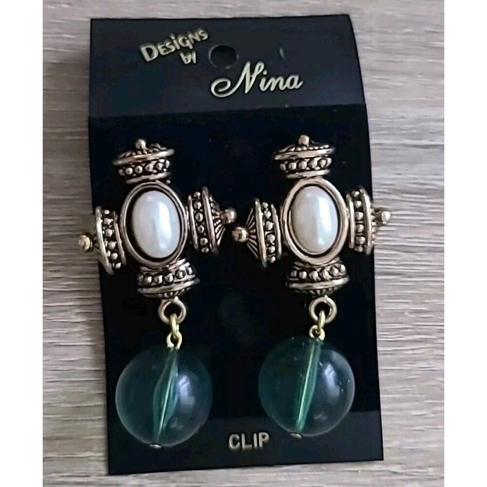 Vintage Designs By NINA CLIP ON EARRINGS, GREEN, Gold Tone